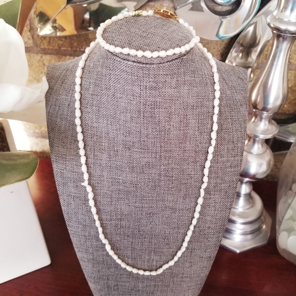 Fresh water Pearl Necklace and Bracelet Set - Picture 4 of 4